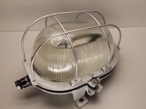 Zdjęcie oferty: Lampa oprawa kanałowa OKn-1 75W żeliwna PRL loft