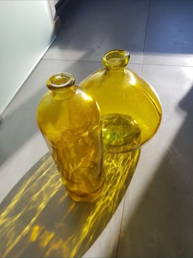 Zdjęcie oferty: Sprzedam 2 szklane herbaciane artystyczne wazony