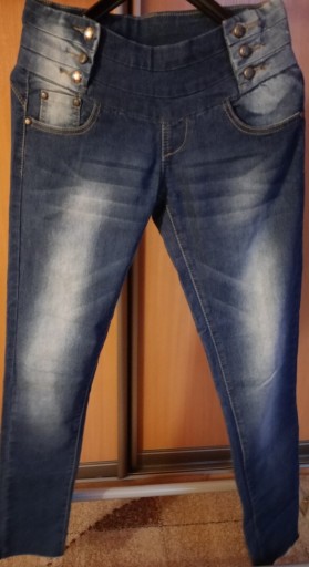 Zdjęcie oferty: Damskie jeansowe spodnie biodrówki 