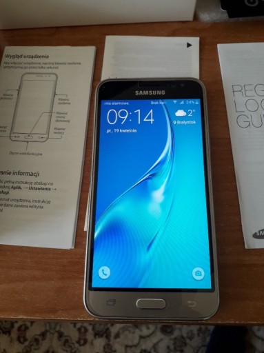 Zdjęcie oferty: Smartfon Samsung Galaxy J3 8GB SM-J320F/DS Złoty