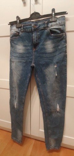 Zdjęcie oferty: Spodnie chłopięce jeansowe 170