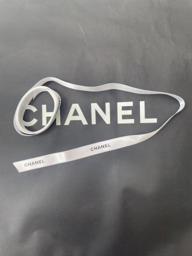 Zdjęcie oferty: Chanel oryginalna wstążka dł.197x1,5cm biała