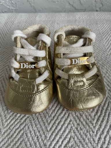 Zdjęcie oferty: Baby Dior złote buciki dla niemowlaka