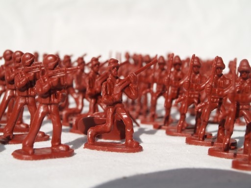 Zdjęcie oferty: żołnierzyki, małe figurki, 76 postaci