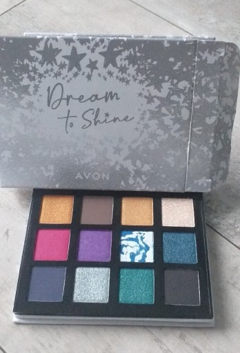 Zdjęcie oferty: Paleta 12 cieni Avon Dream to Shine