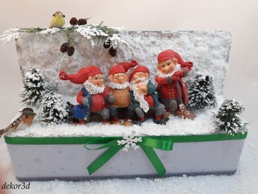 Zdjęcie oferty: Dekoracja zimowo-świąteczna z krasnoludkami rękodz