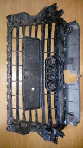 Zdjęcie oferty: AUDI A3  GRILL 8V 3853 037