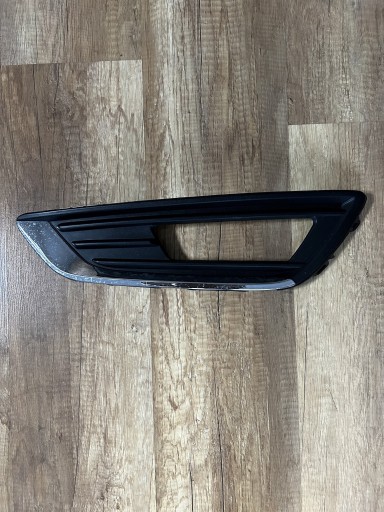 Zdjęcie oferty: Kratka halogenu LEWA Ford Focus MK3