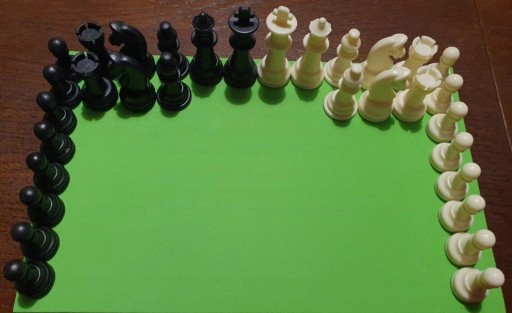 Zdjęcie oferty: Figury szachowe 32szt. Magnetyczne Nowe 