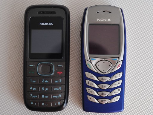 Zdjęcie oferty: Nokia 1208 i 6100 dwa stare telefony