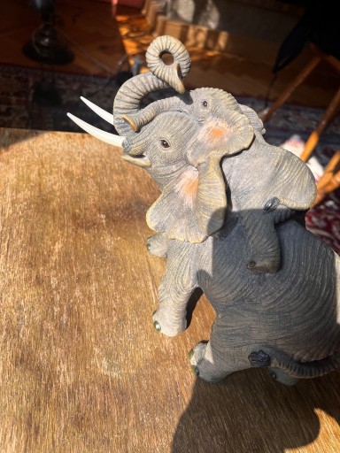 Zdjęcie oferty: Figurka słonia z młodym – symbol szczęścia i opieki