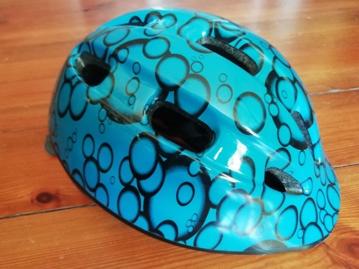 Zdjęcie oferty: Kask w rozmiarze 52-56 cm regulowany