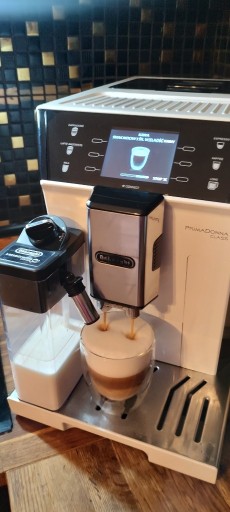 Zdjęcie oferty: Ekspres do kawy DeLonghi primadonna Claas connect