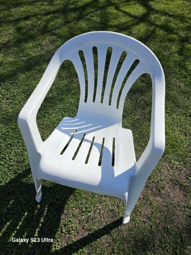 Zdjęcie oferty: Krzesła ogrodowe białe i brązowe 