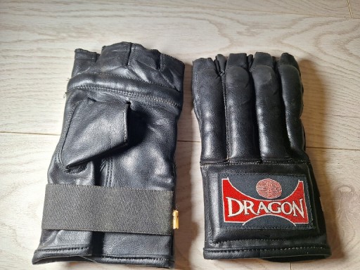 Zdjęcie oferty: Rękawice treningowe bokserskie przyrządowe Dragon