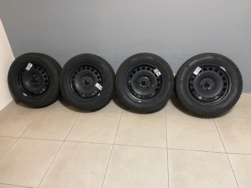 Zdjęcie oferty: Opony Pirelli 215/60R16 Zima Koła 300601027A