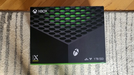 Zdjęcie oferty: Xbox Series X 1TB + Cyberpunk 2077. Zadbana. 