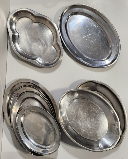 Zdjęcie oferty: Zestaw 11 tac metalowych  platerów