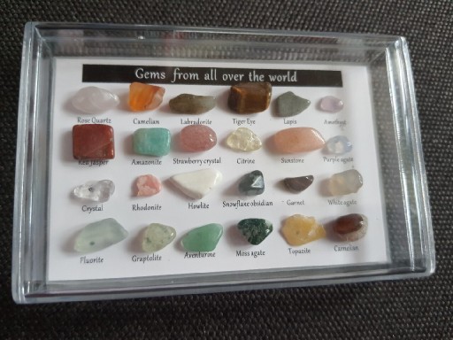 Zdjęcie oferty: Minerały całego świata kolekcja 24 kamieni prezent