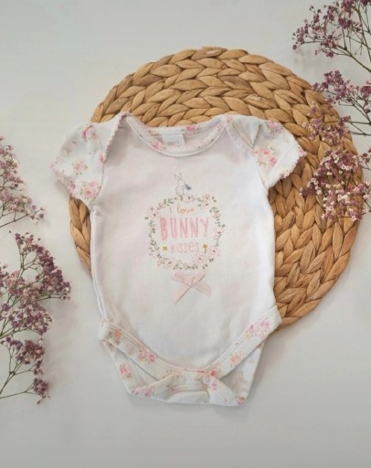 Zdjęcie oferty: Body Cool Club Smyk 56 białe w kwiaty kwiatki z kokardką bunny królik