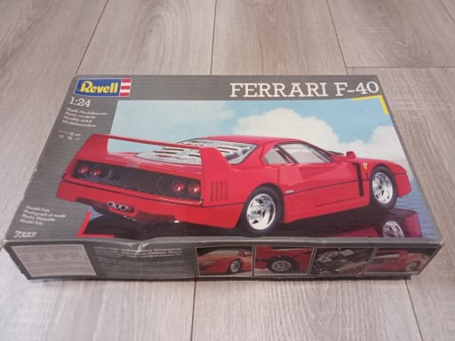 Zdjęcie oferty: Model FERRARI F 40 !! Revell 1990 r.! Kolekcjoner