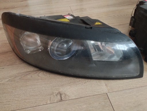 Zdjęcie oferty: Lampa przednia xenon volvo c30 europejska