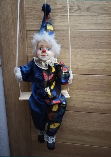 Zdjęcie oferty: Lalka klaun na huśtawce 
