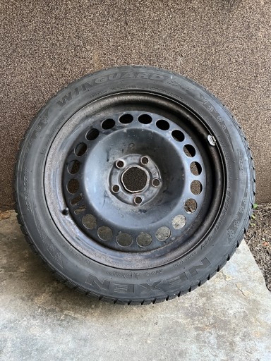 Zdjęcie oferty: Opony na felgach stalowych 225/50 R17