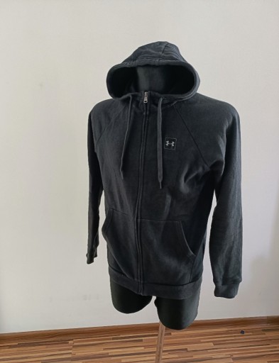 Zdjęcie oferty: Swietna bluza z kapturem Under Armour rozmiar M 