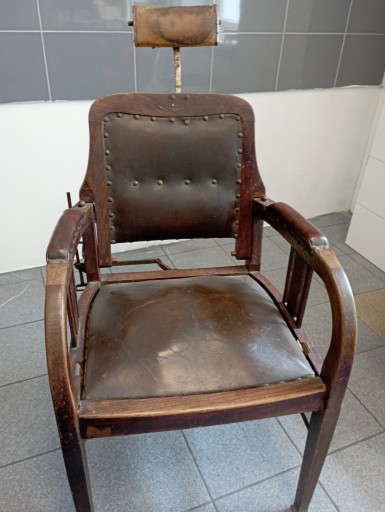 Zdjęcie oferty: Zabytkowy oryginalny fotel dentystyczny /barberski