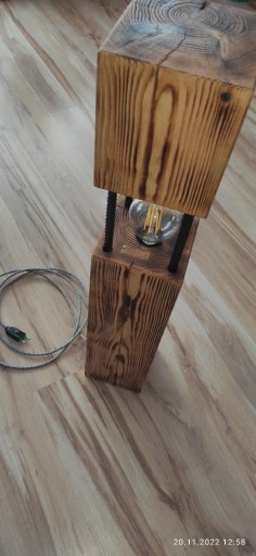 Zdjęcie oferty: lampa podłogowa drewniana, led