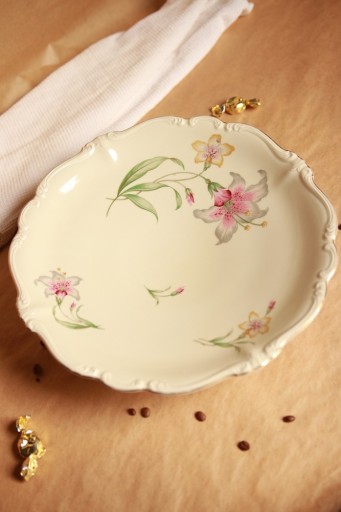 Zdjęcie oferty: Patera na stopie Rosenthal Pompadour lilie