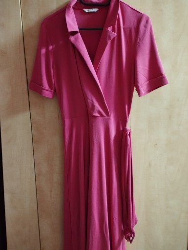 Zdjęcie oferty: Fuksjowa sukienka Tatuum rozmiar S 