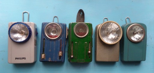 Zdjęcie oferty: 5 starych latarek:2 Domgos,1Philips,2 kolorowe.PRL