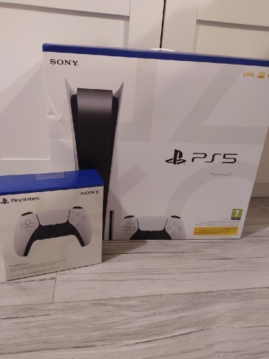 Zdjęcie oferty: Konsola ps5 + pad