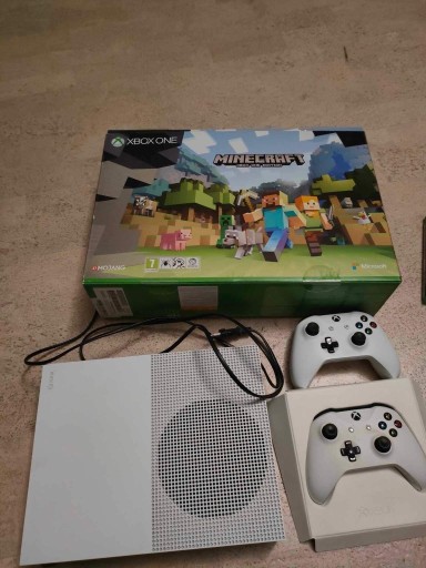 Zdjęcie oferty: Xbox one 500GB + pady i gry