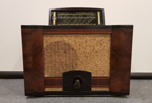 Zdjęcie oferty: VINTAGE- Radio Philips D57 - Stan Kolekcjonerski !