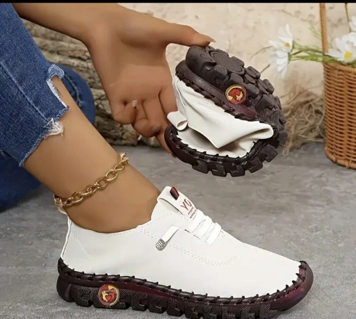 Zdjęcie oferty: Super lekkie buty damskie z eko skóry. Kolor biały