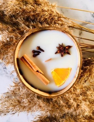 Zdjęcie oferty: Świeca sojowa w kokosie