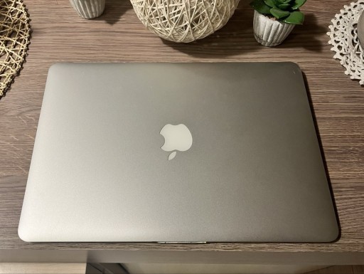 Zdjęcie oferty: MacBook Air 13” z 2017 r.