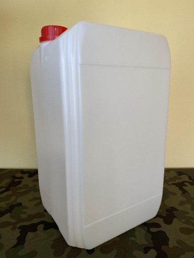 Zdjęcie oferty: Kanister baniak bańka pojemnik 30l na wodę paliwo 