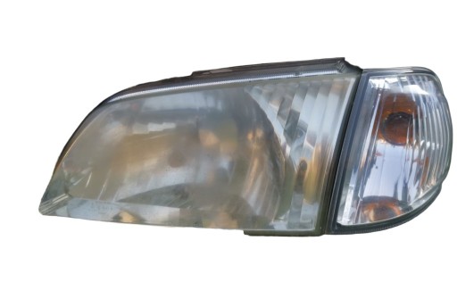 Zdjęcie oferty: Leflektor z migaczem Mazda Demio 2003 r. 1.3 16 V
