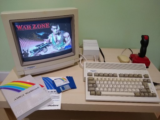 Zdjęcie oferty: AMIGA 600 fabr. plomba + Monitor Commodore 1084S