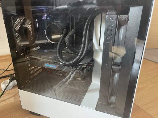 Zdjęcie oferty: Komputer Gamingowy i5 9600K RTX 2070 16GB