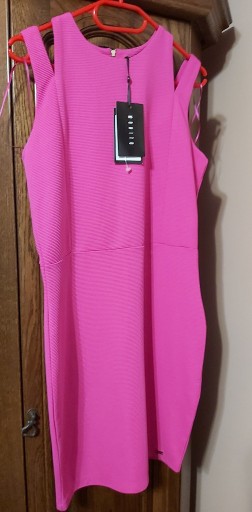 Zdjęcie oferty: Sprzedam nowa sukienka marki Mohito rozmiar m