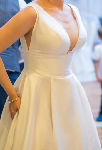 Zdjęcie oferty: Sukienka ślubna biała gładka do ziemi r. 38