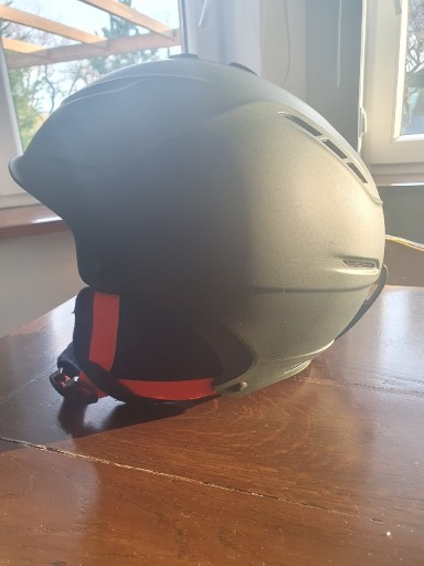 Zdjęcie oferty: Kask narciarski UVEX 59-62cm