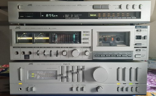 Zdjęcie oferty: Wieża stereo segmentowa JVC 