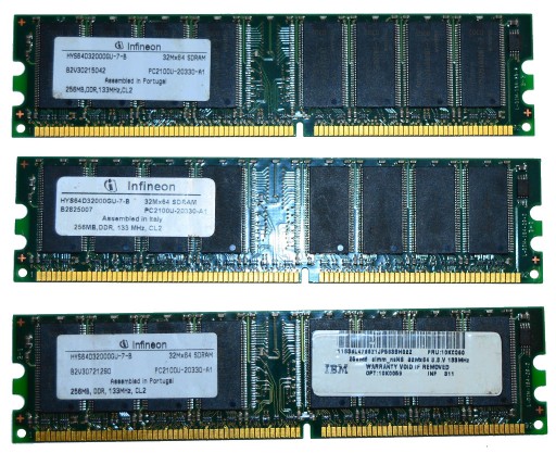 Zdjęcie oferty: Pamięć DDR 256MB PC2100 CL2 HYS64D3200GU-7-B 