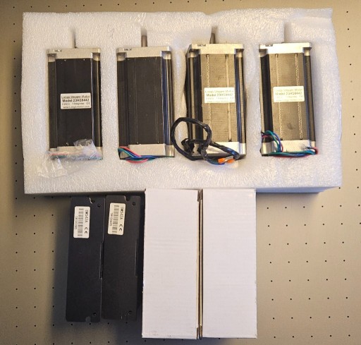 Zdjęcie oferty: Zestaw 4 silniki krokowe NEMA 23 23HS9442 sterownik i akcesoria